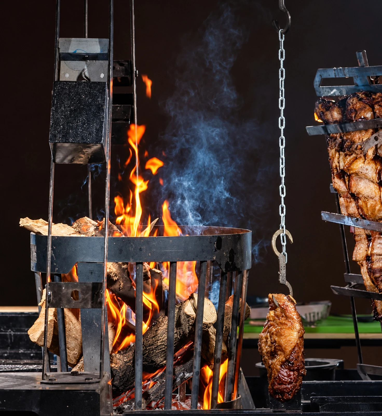 Carnes preparándose al fuego en La Estaca